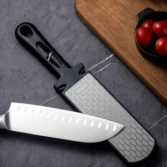 Aiguiseur couteau professionnel plan travail avec santoku